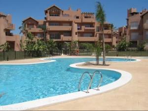 Luxury 2 bedroom 2 bathroom South facing second floor apartment