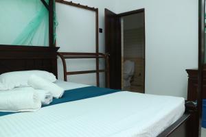 Southern Entry Dickwella