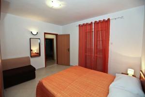 Apartments by the sea Pakostane, Biograd - 14658