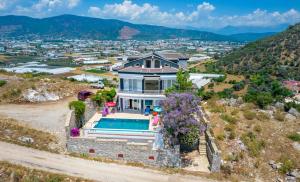 Sessiz,Sakin, huzurlu jakuzi ve saunalı deniz,doğa manzaralı müstakil villa