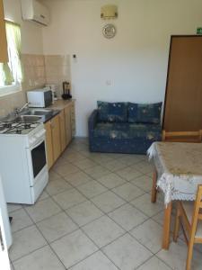 Family-friendly apartments with swimming pool Kampor, Rab - 14897