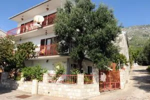 Apartments by the sea Podaca, Makarska - 315 - Брист