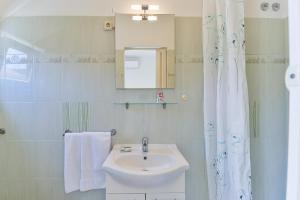 Apartments and rooms by the sea Tkon, Pasman - 336