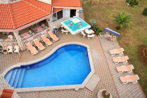 Family friendly apartments with a swimming pool Kraj, Pasman - 334