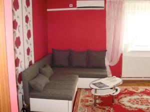 Rooms with a parking space Knezevi Vinogradi, Baranja - 15024