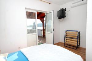 Apartments by the sea Mrljane, Pasman - 319