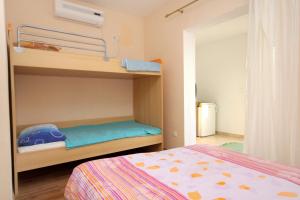 Apartments by the sea Mrljane, Pasman - 319