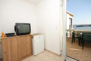 Apartments by the sea Mrljane, Pasman - 319