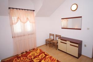 Family friendly seaside apartments Jezera, Murter - 9502