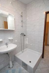 Apartments with parking space Novalja, Pag - 9350