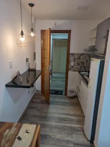 FLAT Beverly Hills 401A