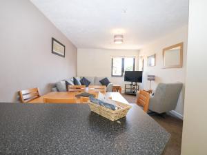 Flat 34 - Marine Court