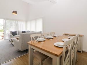 Harcombe House&nbspPet Free Bungalow