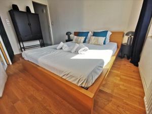 Appartements COTE GARE - Gare - Centre-ville - Parking - Netflix - Wifi - Disney+ - Terrasse : photos des chambres