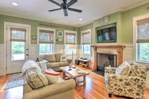 Breezy Home with Grills, Pool and Beach Access! - Carrabelle