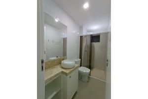 VAR 204B Dpto amplio en condominio con piscina