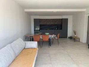 Maison neuve avec piscine et terrasse extérieur - Corbara