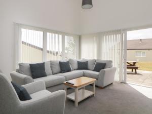 Harcombe House Bungalow 11