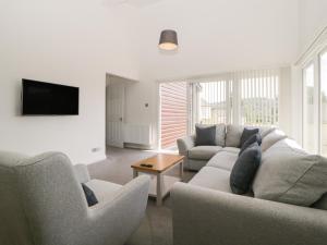 Harcombe House Bungalow 6