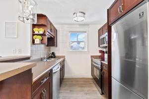 Rivergrass Home with Mountain and Golf Course Views