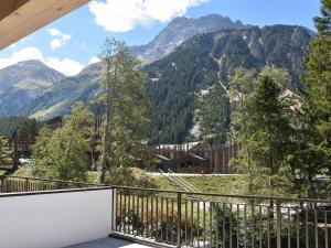 Appartements Appartement moderne avec grande terrasse, proche telepherique et centre aqualudique a Pralognan-la-Vanoise - FR-1-464-208 : photos des chambres