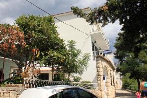 Apartments by the sea Brist, Makarska - 505 