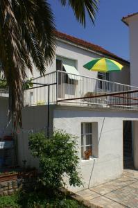Apartments by the sea Brist, Makarska - 508 