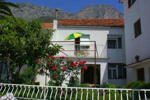 Apartments by the sea Brist, Makarska - 508 