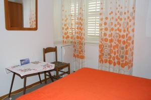 Apartments by the sea Podgora, Makarska - 518