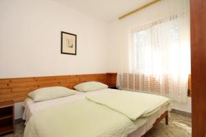 Two-Bedroom Apartment with Terrace and Sea View room in Apartment Lavdara 433b