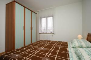 Apartments with parking space Vantacici, Krk - 427