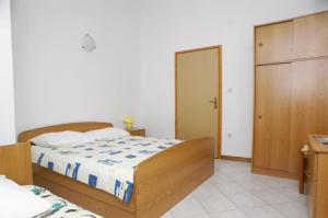Apartments by the sea Mandre, Pag - 523