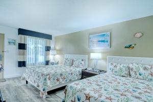 All-New, First Floor, Bunk Bed, Huge Pool, 70 inch TV, Tiki Bar!