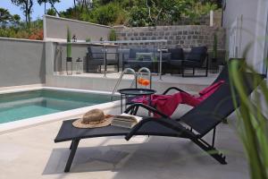 Seaside apartments with a swimming pool Tri Zala, Korcula - 558