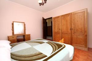 Apartments by the sea Pag - 529