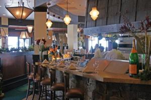 Aspen Ritz-Carlton 3 Bedroom Ski In, Ski Out Residence Includes Slopeside Heated Pools And Hot Tubs