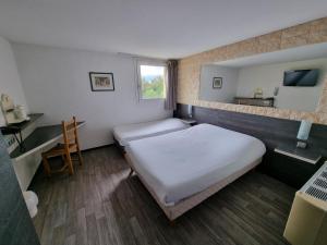 Hotels Hotel Restaurant Le Relais - Pau Nord : Chambre Triple Standard