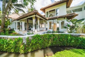 Summer Moon Villa, Rice Field View Near Ubud Center