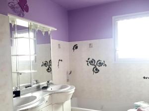 Maisons de vacances Gite Brem, 5 pieces, 8 personnes - FR-1-426-86 : photos des chambres