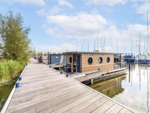 Houseboat in Volendam Marina