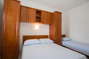 Apartments by the sea Sucuraj, Hvar - 566