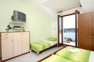 Apartments by the sea Hvar - 591