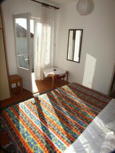 Apartments by the sea Jelsa, Hvar - 584