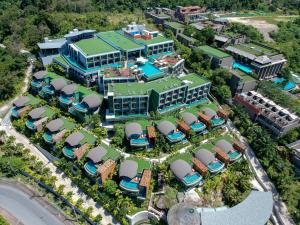 Crest Resort & Pool Villas - SHA Extra Plus