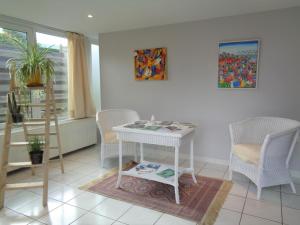 Maisons de vacances Gite Farnay, 3 pieces, 4 personnes - FR-1-496-232 : photos des chambres