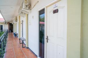 RedDoorz Plus Syariah At Lotus Hotel Bojonegoro