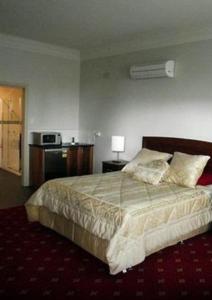 503 On Princes Drive Motel