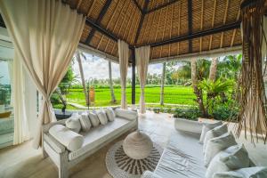 Summer Moon Villa, Rice Field View Near Ubud Center