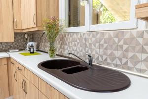 Πλήρως ανακαινισμένη μονοκατοικία.