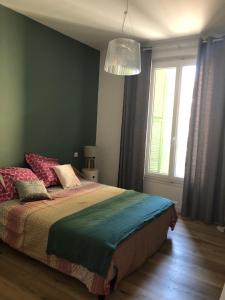 Très bel appart meublé classé 3 étoiles entièrement rénové et climatisé 50 m centre et 150 m plage